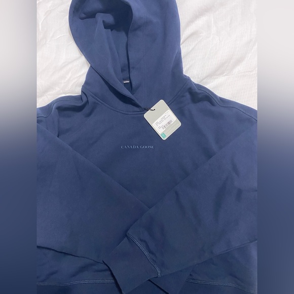 Canada Goose Sweaters - CANADA GOOSE Womens Medium Muskoka Relaxed Hoodie